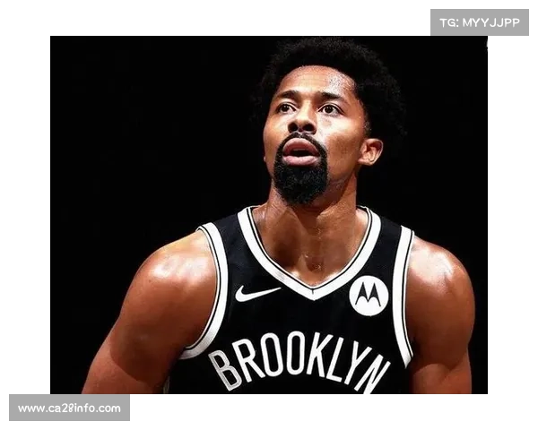 阿方索·戴维斯右膝前交叉韧带撕裂,拜仁后防遭遇重创 阿方索·戴维斯右膝前交叉韧带撕裂,拜仁后防遭遇重创